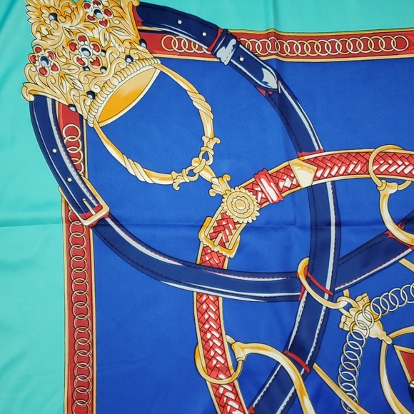 NWT sophisticated silky scarf - Picture 6 of 6